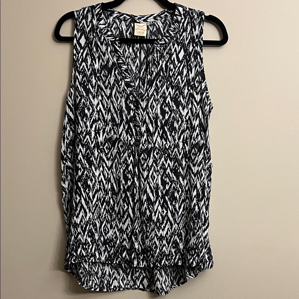 Faded Glory Monochrome Patterned Sleeveless Blouse